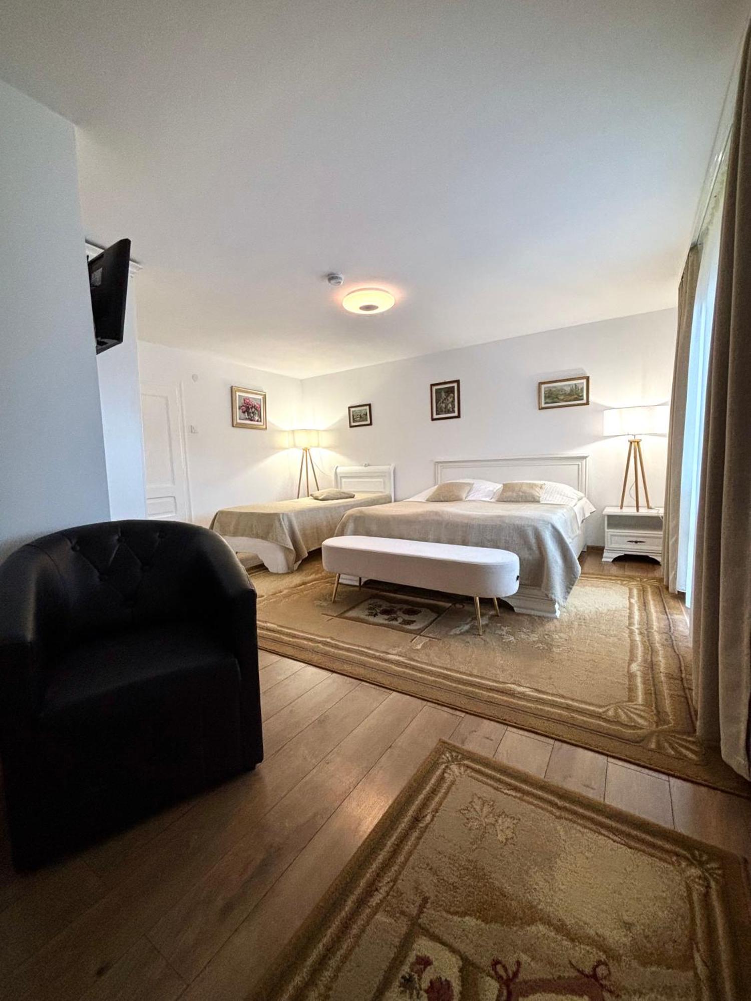 Pensiunea Casa-Stefanel ซาโดวา ภายนอก รูปภาพ