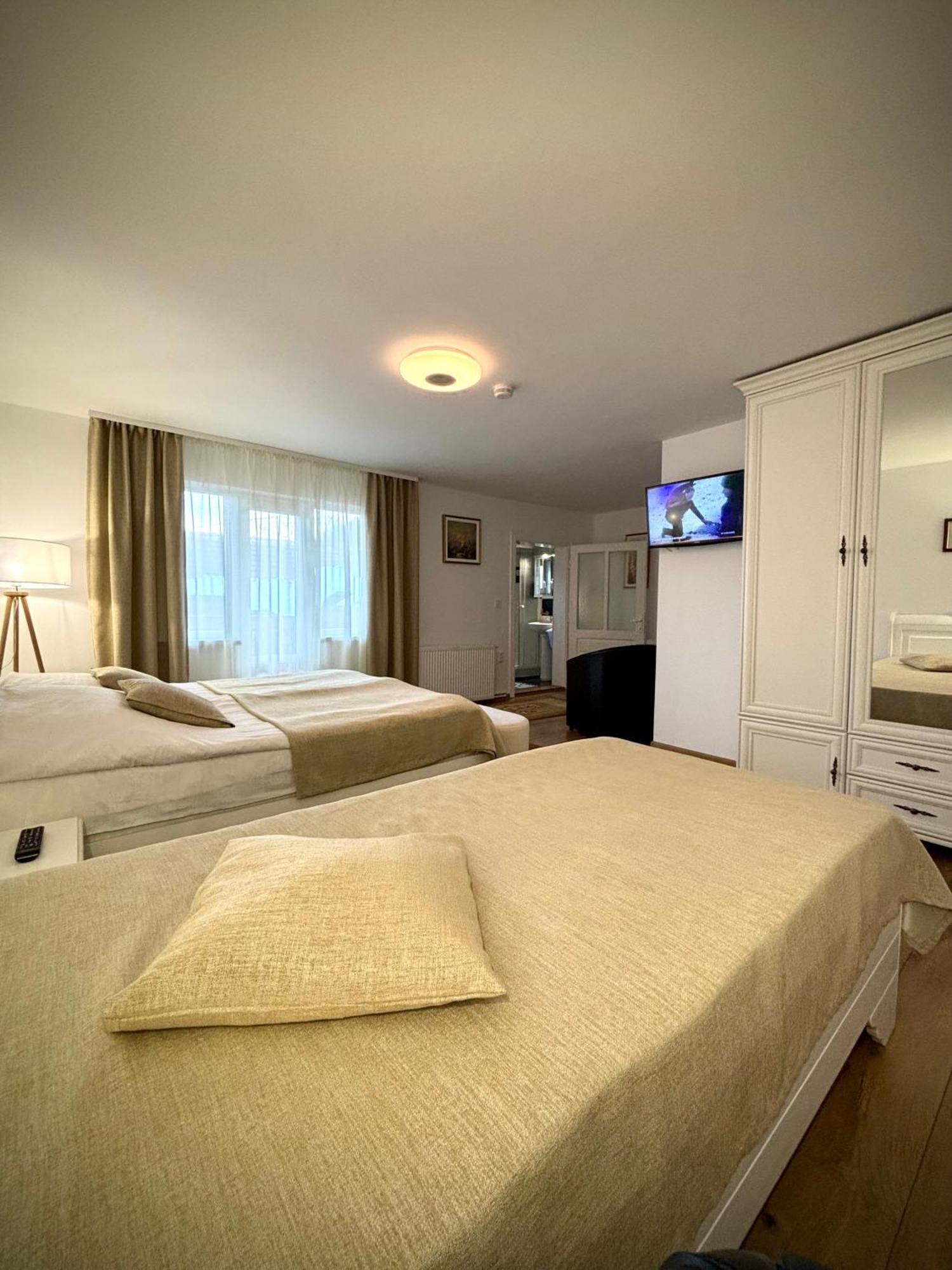 Pensiunea Casa-Stefanel ซาโดวา ภายนอก รูปภาพ