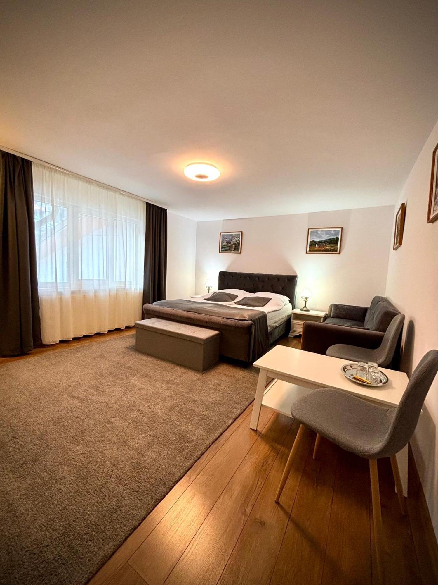 Pensiunea Casa-Stefanel ซาโดวา ภายนอก รูปภาพ
