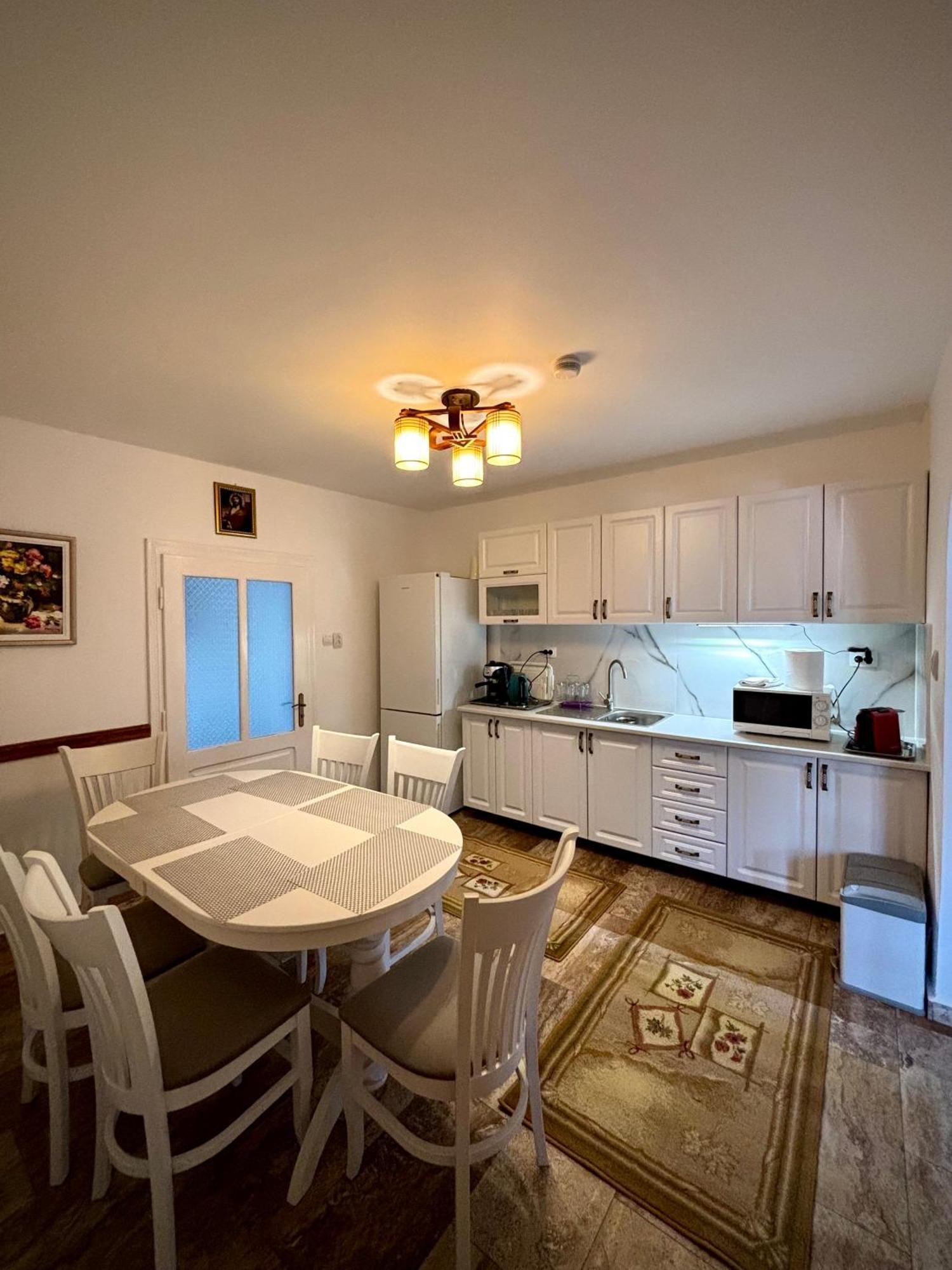 Pensiunea Casa-Stefanel ซาโดวา ภายนอก รูปภาพ